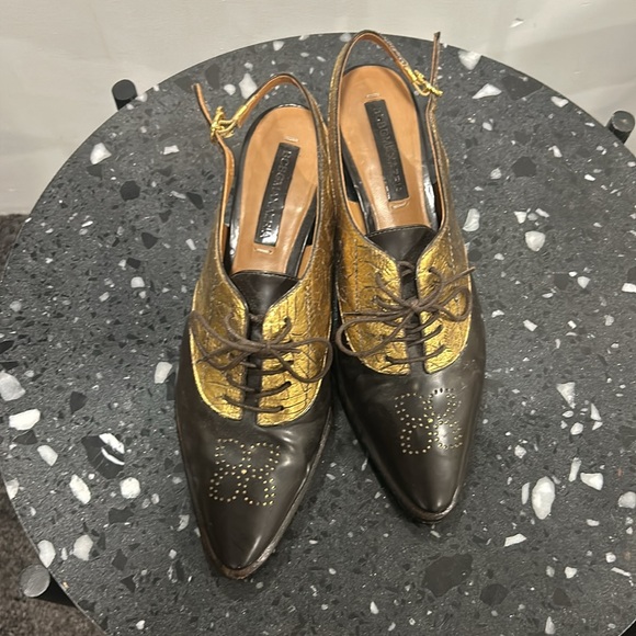 The gold and brown color combo and the kitten heal are so fun right now. - Picture 2 of 2